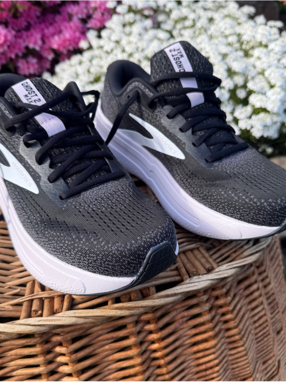 Brooks Black & White Running Shoes Ghost Max 2 NWOT